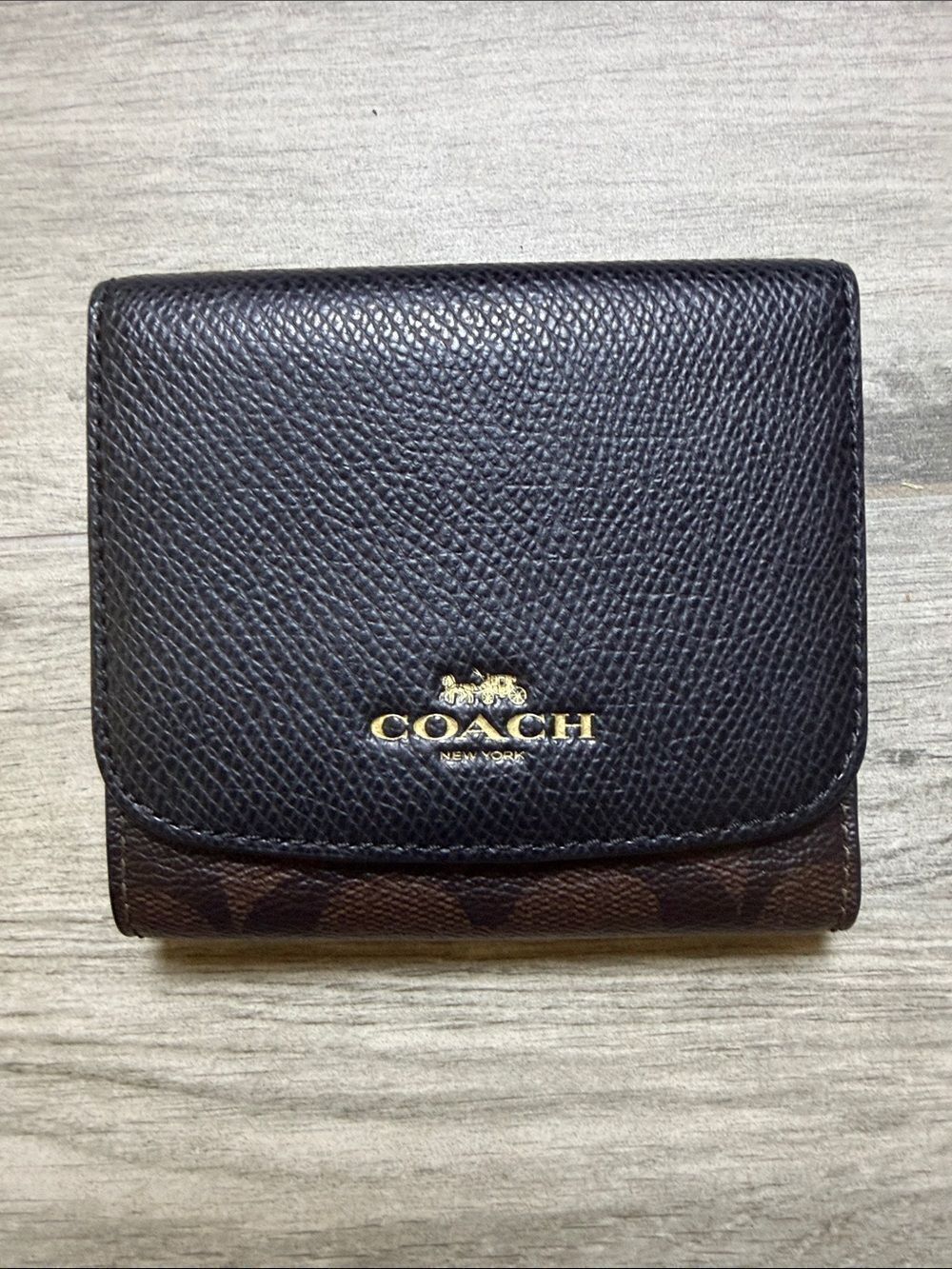 Woman’s Coach Compact Signature Trifold Wallet - Black/Brown